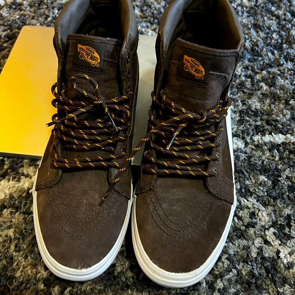 Men’s high top vans